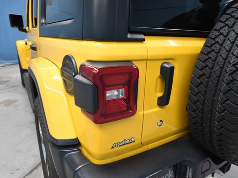 Used 2020 Jeep Wrangler Unlimited Sahara AWD/4WD image 39