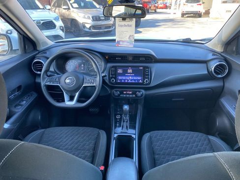 Used 2021 Nissan Kicks SV FWD image 13