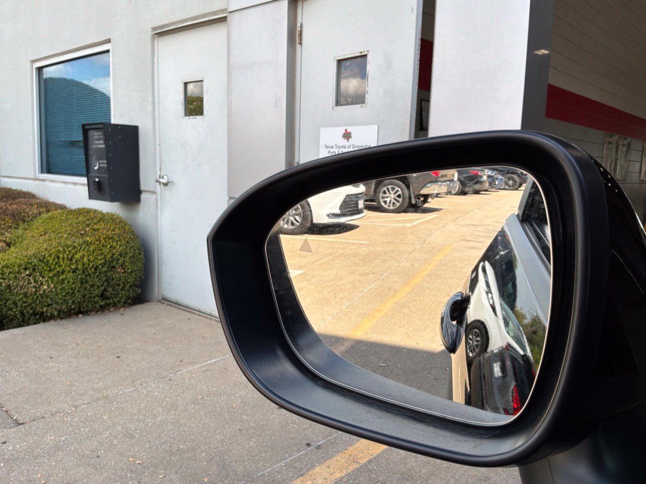 Used 2025 Nissan Rogue SV FWD image 20