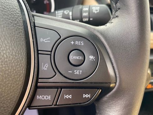 Used 2025 Toyota RAV4 XLE Premium image 29