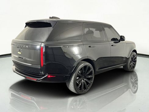 Used 2023 Land Rover Range Rover SE image 4