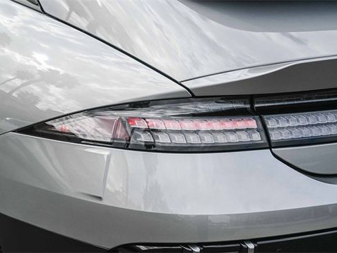 Certified 2025 Hyundai Ioniq 6 SEL image 8