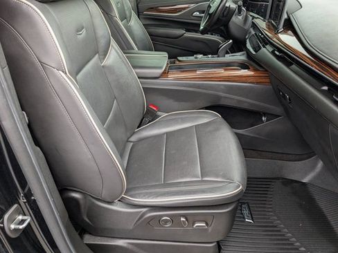 Used 2021 Cadillac Escalade ESV Premium Luxury w/ LPO, Illumination Package AWD/4WD image 28