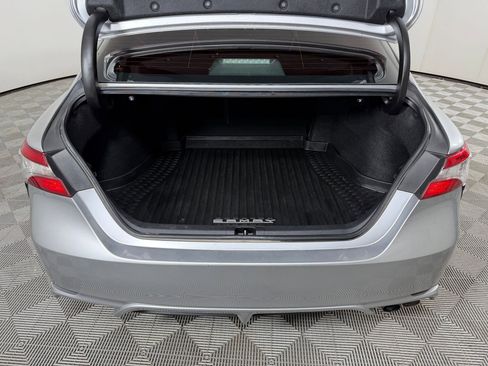 Used 2019 Toyota Camry SE image 29