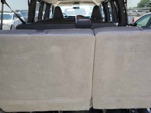 Used 2017 Chevrolet Express 3500 LS RWD image 7
