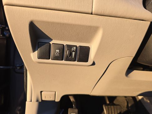 Used 2016 Toyota Prius V Three image 13