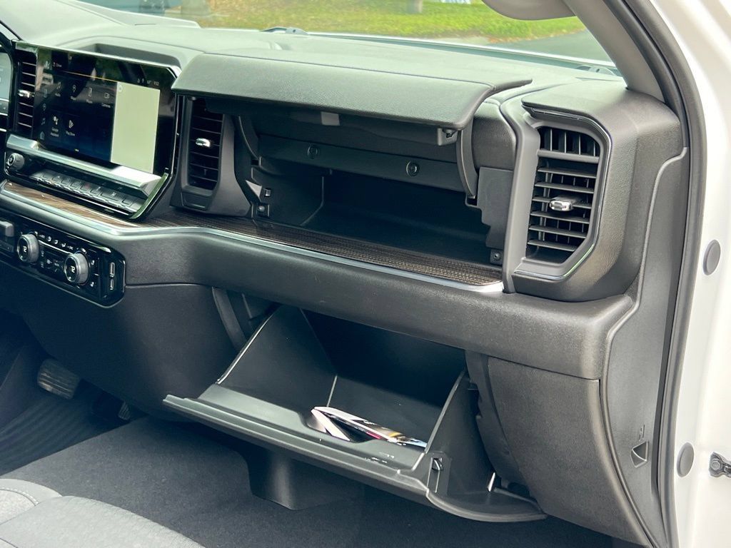Used 2025 Chevrolet Silverado 1500 LT RWD image 23