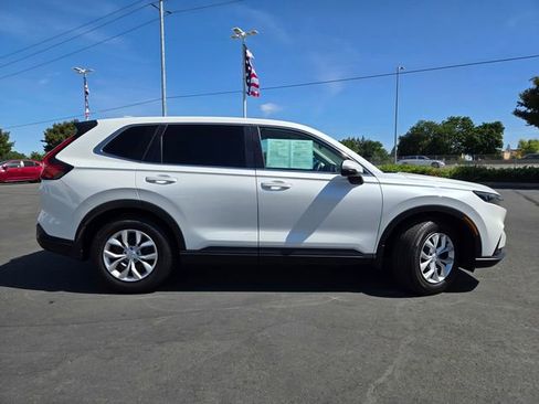 Used 2024 Honda CR-V LX image 3