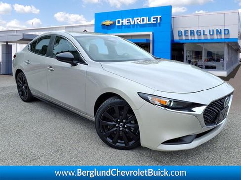 Used 2024 MAZDA MAZDA3 s FWD image 1