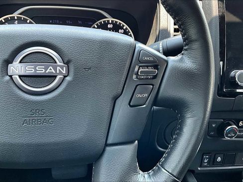 Used 2024 Nissan Frontier SL image 24