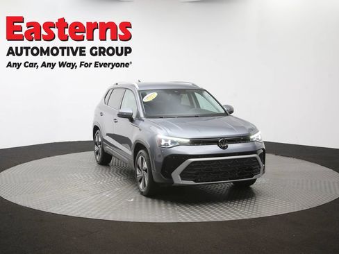 Used 2025 Volkswagen Taos SE AWD/4WD image 49