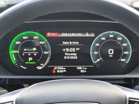 Used 2024 Audi Q8 e-tron Premium Plus AWD/4WD image 3