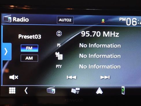 Used 2017 Jeep Wrangler Unlimited Sahara w/ Connectivity Group AWD/4WD image 20