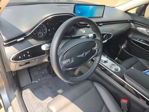 Used 2023 Genesis GV70 2.5T AWD/4WD image 16