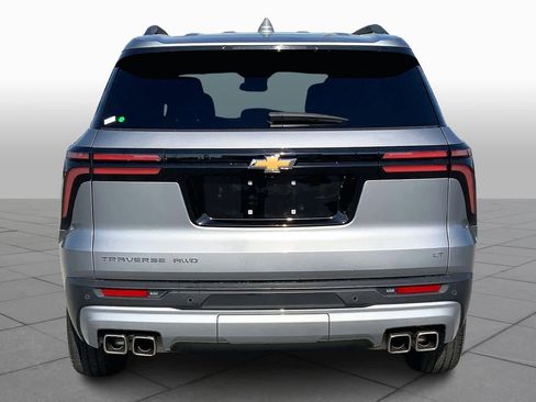 Used 2024 Chevrolet Traverse LT image 5