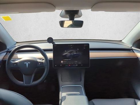 Used 2024 Tesla Model Y Long Range image 17