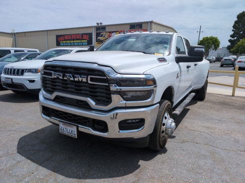 Used 2026 RAM 3500 Tradesman AWD/4WD image 1