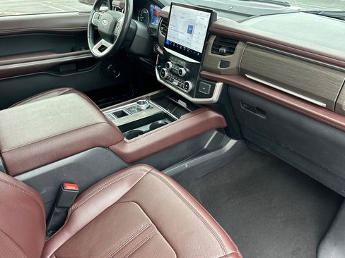 Used 2024 Ford Expedition Max Limited image 19