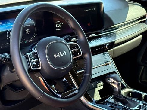 Used 2023 Kia Carnival SX Prestige image 19