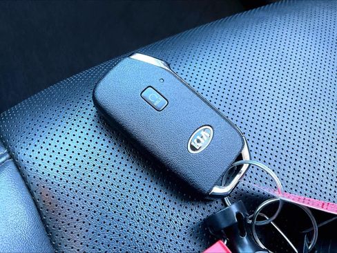 Used 2021 Kia Telluride LX image 15