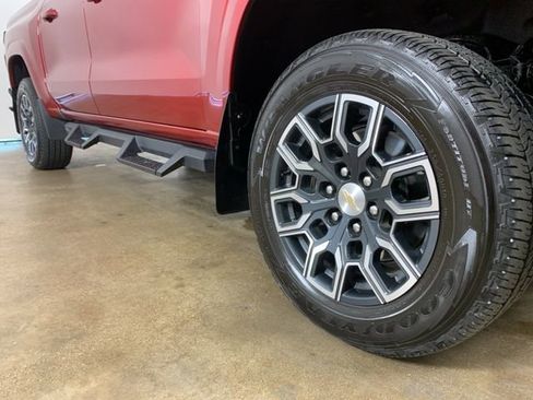 Used 2024 Chevrolet Colorado LT w/ LT Convenience Package III AWD/4WD image 6