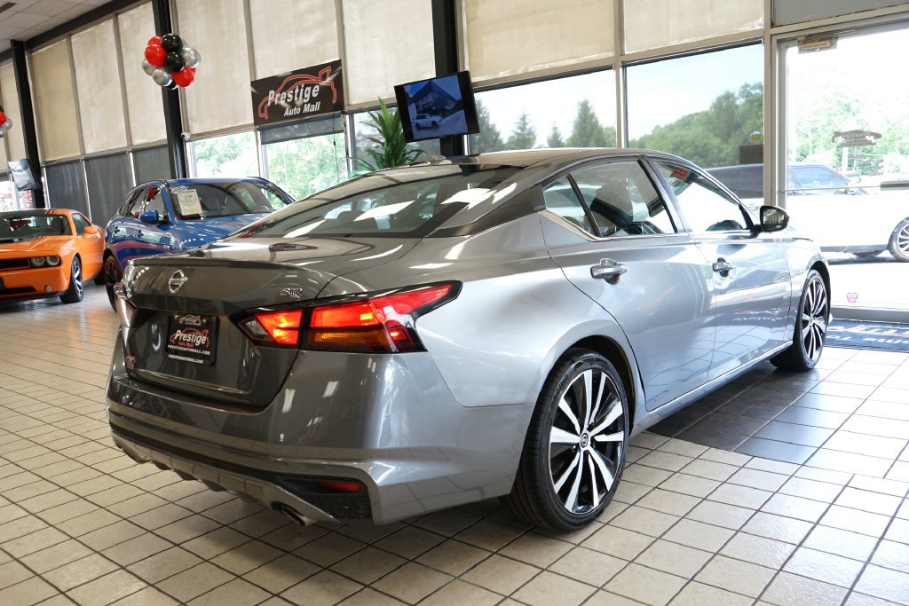 Used 2021 Nissan Altima 2.5 SR FWD image 15