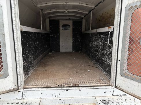 Used 2013 Chevrolet Express 3500 RWD image 8