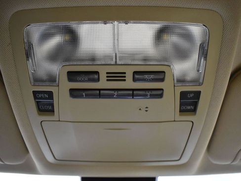 Used 2018 Toyota Highlander Limited image 24