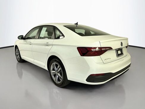 Used 2024 Volkswagen Jetta SE FWD image 5