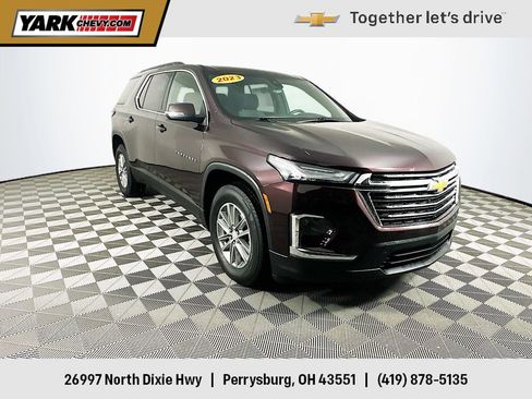 Certified 2023 Chevrolet Traverse LT image 1