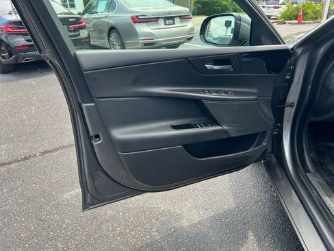 Used 2018 Jaguar XE Premium AWD/4WD image 12
