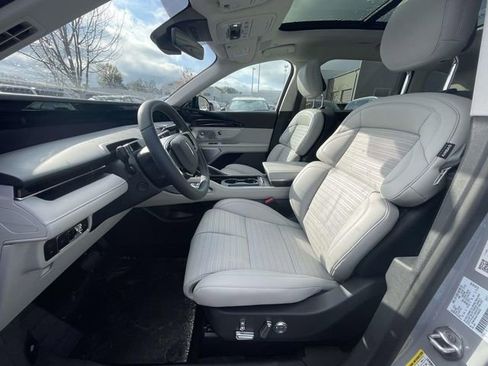 New 2026 Lincoln Nautilus Reserve image 9