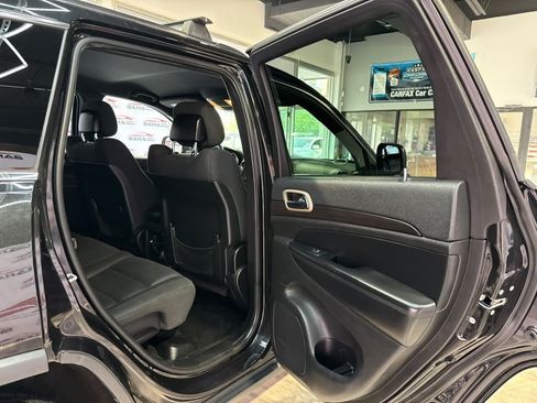 Used 2014 Jeep Grand Cherokee Laredo w/ 18" Wheel & 8.4" Radio Group AWD/4WD image 36