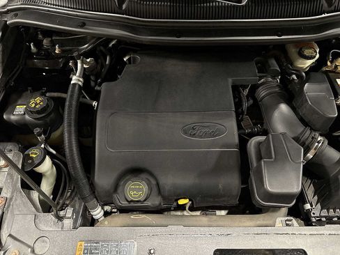 Used 2016 Ford Explorer XLT w/ Equipment Group 202A AWD/4WD image 12