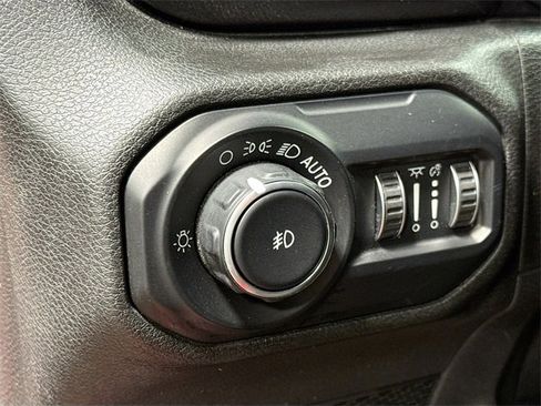 Used 2020 Jeep Wrangler Unlimited Sport image 12