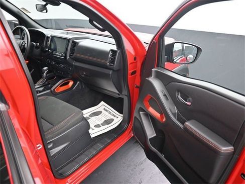 Used 2023 Nissan Frontier PRO-4X w/ Technology Package image 17