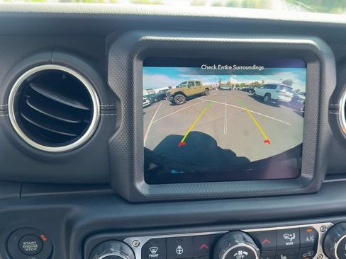 Used 2023 Jeep Wrangler Unlimited Sahara w/ Cold Weather Group AWD/4WD image 17