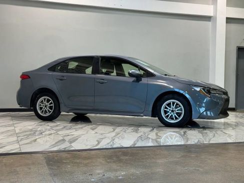 Used 2022 Toyota Corolla LE FWD image 5