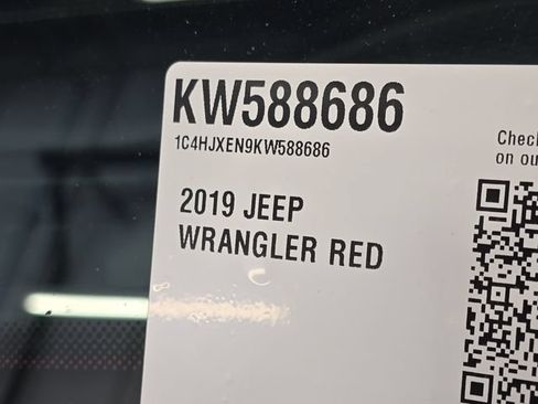 Used 2019 Jeep Wrangler Unlimited Sahara AWD/4WD image 34