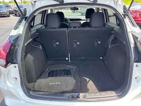 Used 2023 Nissan Kicks SV FWD image 7