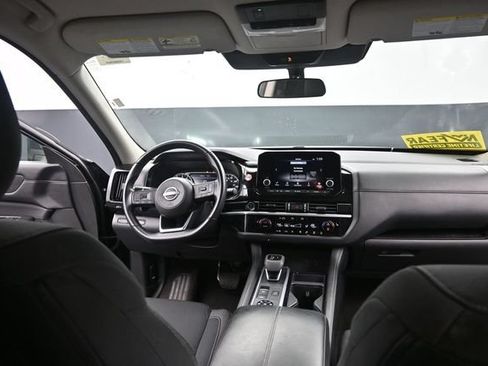 Used 2024 Nissan Pathfinder SV AWD/4WD image 37