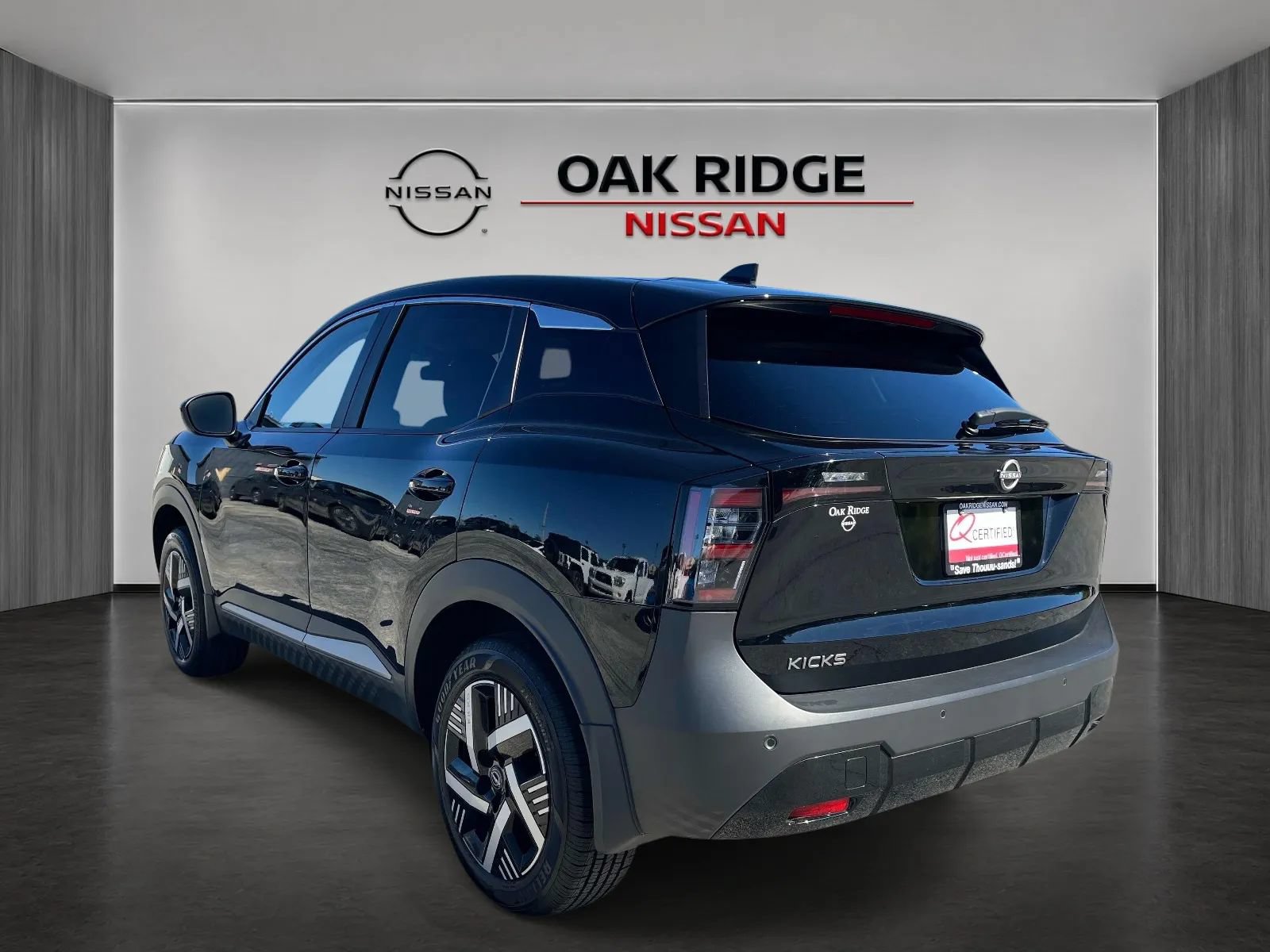 Used 2025 Nissan Kicks SV w/ Illumination Package FWD image 5