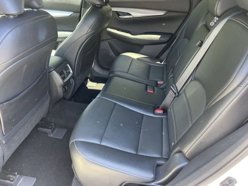 Used 2021 INFINITI QX50 Luxe w/ Appearance Package FWD image 17