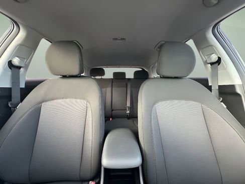 Used 2025 Hyundai Kona SEL image 9