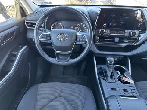 Certified 2023 Toyota Highlander LE image 22
