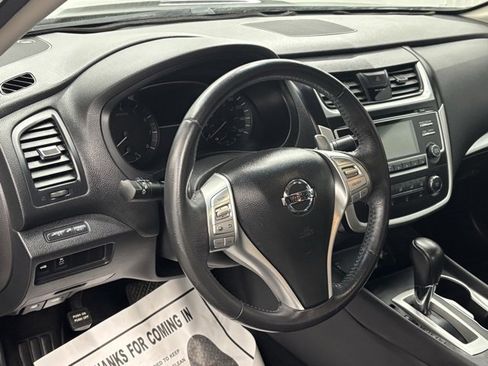 Used 2016 Nissan Altima 2.5 SR image 12