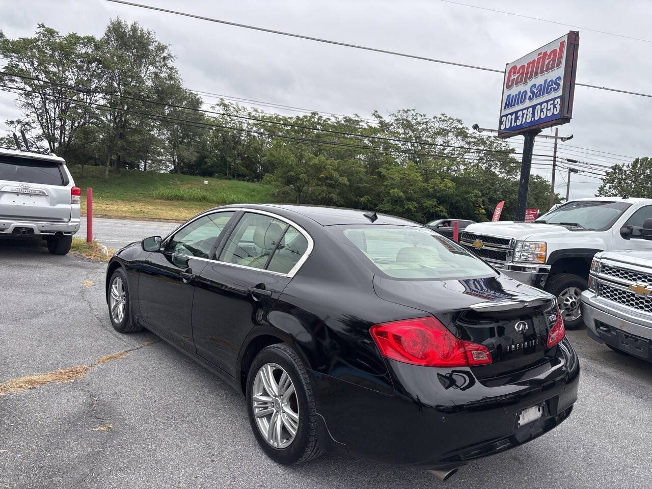 Used 2011 INFINITI G37 x Sedan w/ Premium Pkg AWD/4WD image 7