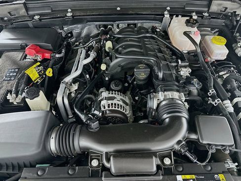 Used 2025 Jeep Wrangler Sport image 32