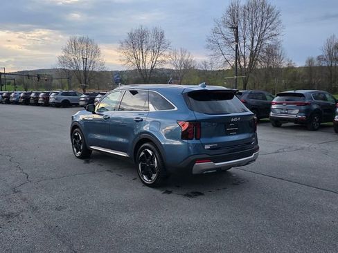 Certified 2025 Kia Sorento EX AWD/4WD image 6