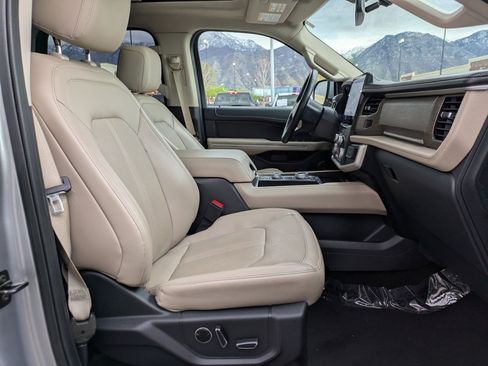 Used 2023 Ford Expedition Limited AWD/4WD image 37